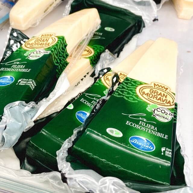 業務スーパーで販売されているグランモラビアチーズ