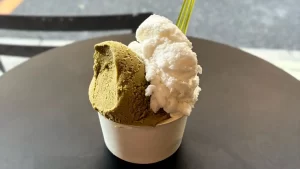 モンドジェラート、梨のジェラートとほうじ茶のジェラート